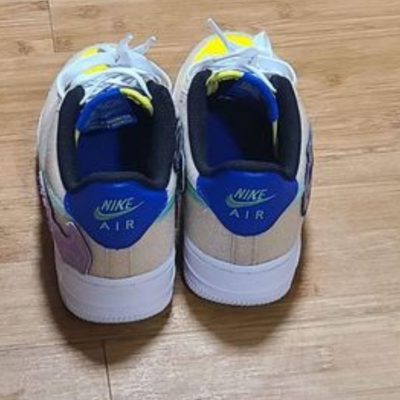 Nike Air Force 1 LV8 'Velcro' Youth 4 (Like new in box) - Picture 5 of 8